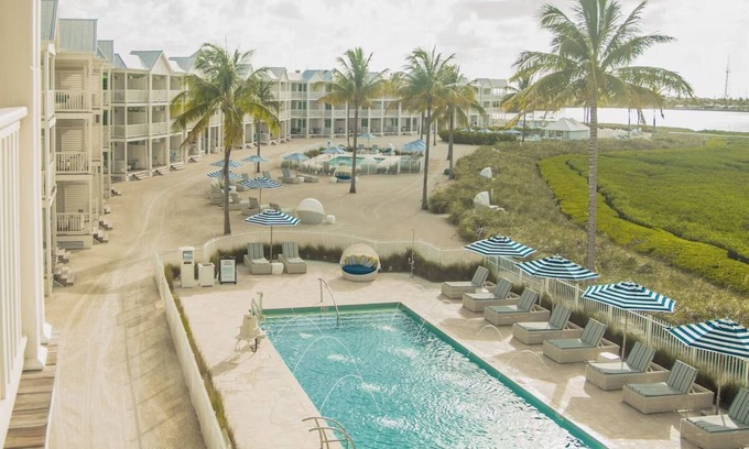 Marathon Hotel | 2 Units | Double Queen Oceanfront w/Balcony, Scenic Cycling, Isla Bella