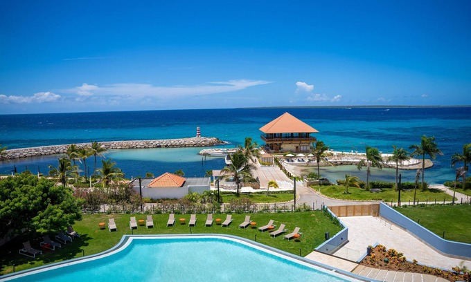 La Romana Hotel | 2 Units w/Balcony | Pool, Onsite Dining & Free Parking | Near the Beach