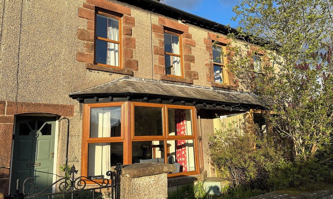 Allithwaite Cottage | 2 WEST VIEW, pet friendly, character holiday cottage in Allithwaite