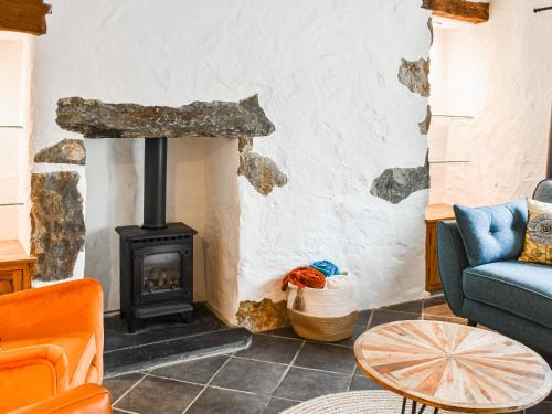 Rhyd-y-clafdy House | 2 White Horses Cottages