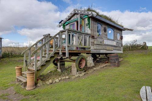 Scarborough House | 2 x Double Bed Glamping Wagon in Dalby Forest