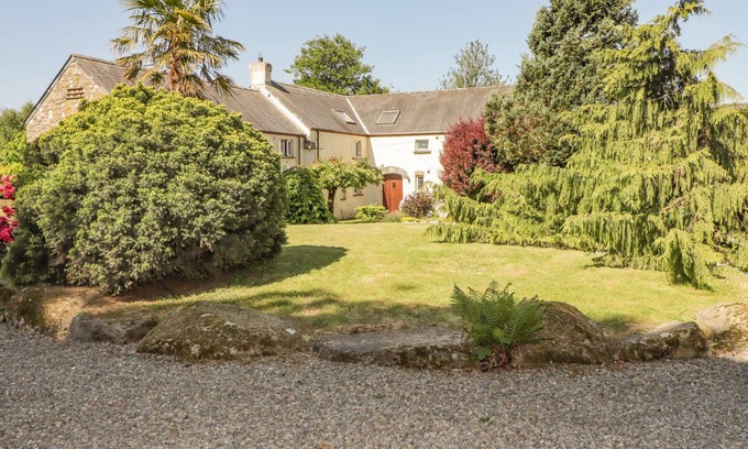 Castlemorris House | 2 YR HEN FELIN, pet friendly, country holiday cottage in Letterston