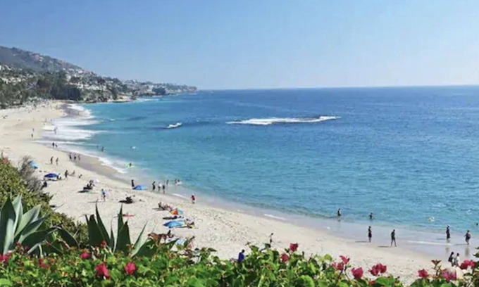 North Tustin House | 20 MIN TO BEACH, KING SIZE, PRIVATE POOL, GAMES
