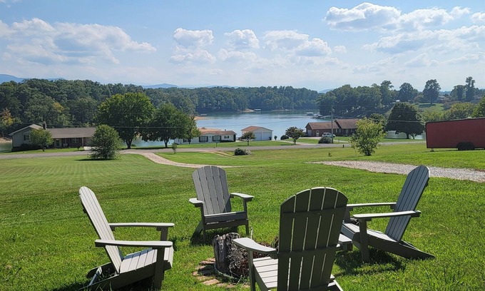 Dandridge Cabin | 20% Off Book By 9/30 Lake & Mountain View, Hot Tub