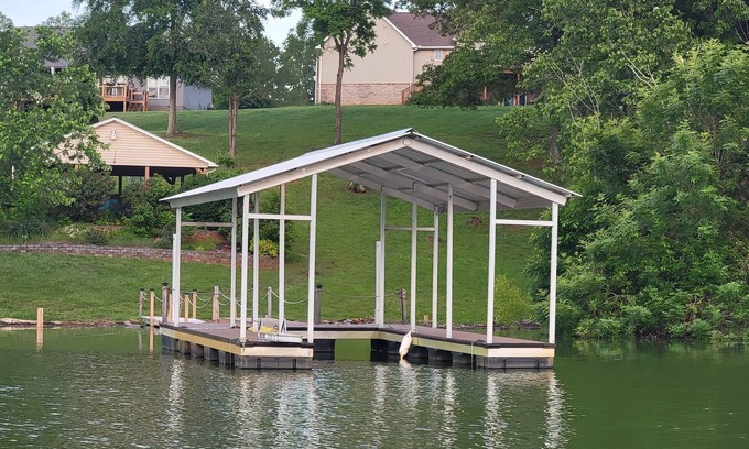 Dandridge House | 20% OFF Book by 9/30 Lake Dock Pavillion Hot Tub