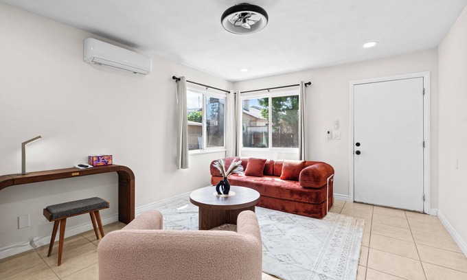 Tustin House | 20% OFF Brand New Furnished 2BR w Private Garage