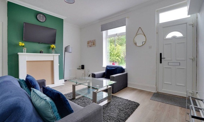 Newbottle House | 20%Off- Furnished House/6 Guests