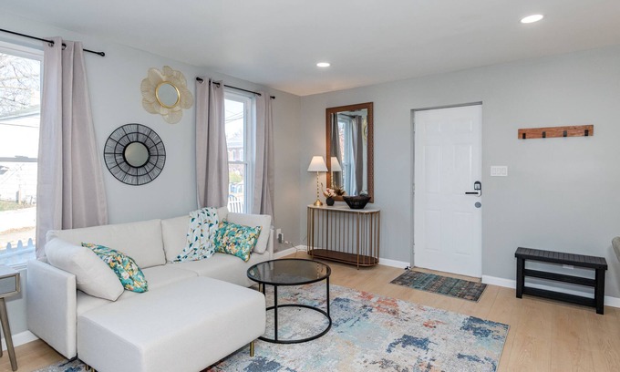 South Park Cottage | 20% OFF Hickory Hideaway! Next to UD! 2 Bed!1 Bath