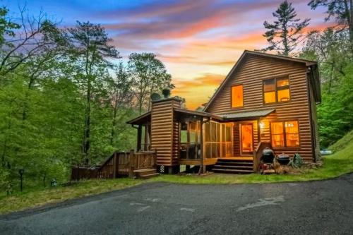Cherry Log House | 20 Stanley Creek Trl