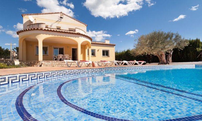 L'Ametlla de Mar House | 200 m² House ∙ 5 bedrooms ∙ 11 guests
