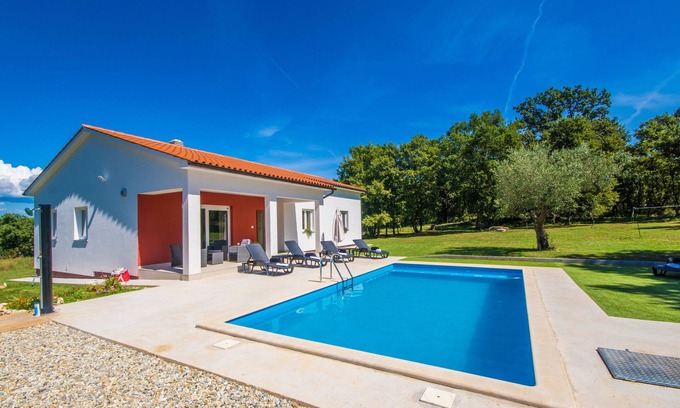 Cukrici Villa | 2000 square meters of private and secure garden, true tranquility and only 15 km from the sea