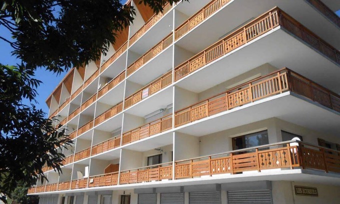 Les Deux Alpes Apartment | 200m from resort center, 2nd floor, view mountain, balcony, tv, ski locker, 60m², Les 2 Alpes