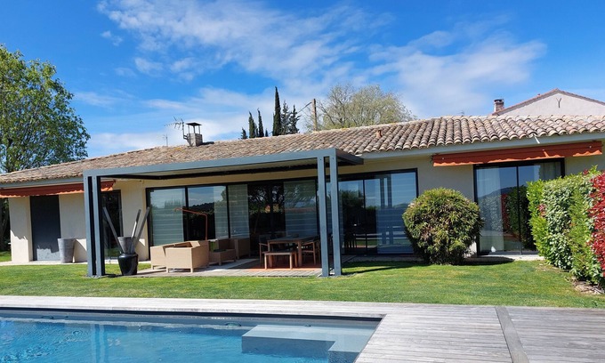 Meyreuil Villa | 200m2 architect-designed villa near Aix-en-Provence