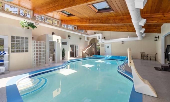 Rapid City House | 201 S berry · lNDOOR POOL! The FUN house