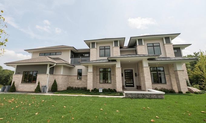 Brookfield House | 2018 BUILT LUXURY CONTEMPORARY HOME 6400 SQ FEET 20 MINS TO DOWNTOWN MKE