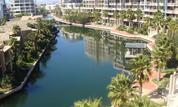 Victoria and Alfred Waterfront Apartment | 202 Kylemore A Waterfront Marina