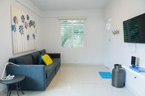 San Mateo Apartment | 203-Tranquil Renovated Charm in the City, Near the Beach with Free parking