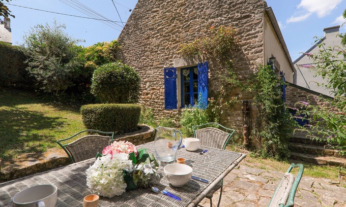 Bono House | 20m from Le Bono harbor, charming house for 6