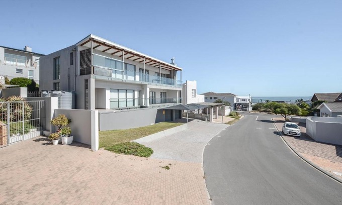 Yzerfontein House | 21 Flamingo House