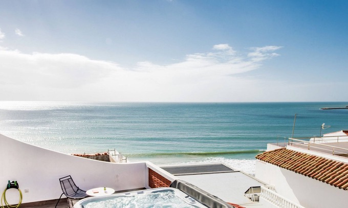 Calicos Ski Chalet | #211 Cerro da Lagoa by Home Holidays