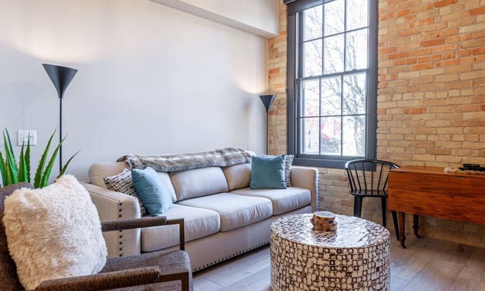 Stratford Condo | 211 · The Baldwyn Loft - 2 Bedrooms - Downtown