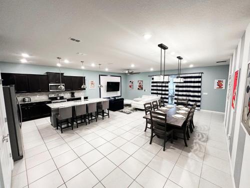 Davenport House | 2127LC- Windsor Island Resort