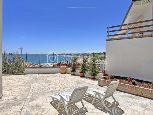 Numana Apartment | 214 - Villa Anna -appartamento trilocale a Numana al piano terra con VISTA MARE STREPITOSA!