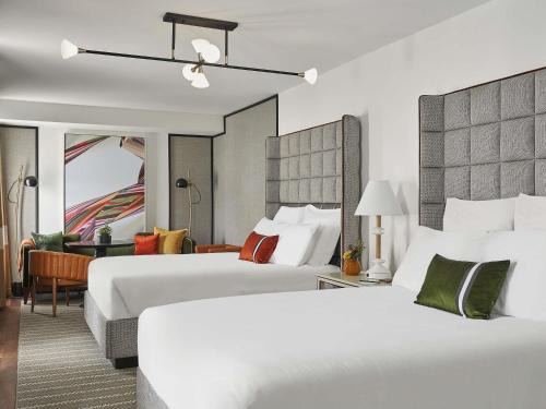 Downtown West Hotel | 21c Museum Hotel St Louis