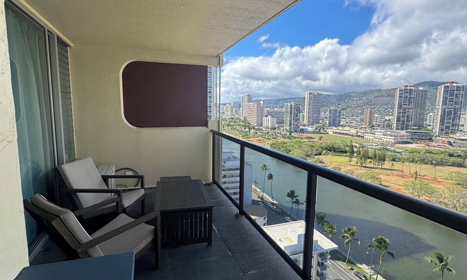 Waikiki Condo | 21FL Studio Condo in the heart of Waikiki with free parking