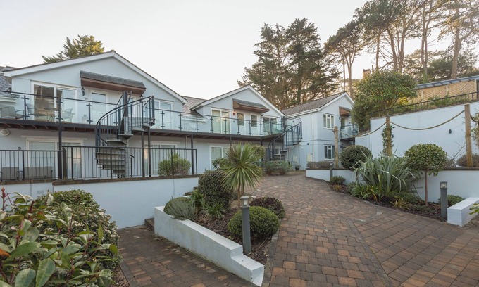 Salcombe Cottage | 22 BOLT HEAD, family friendly, country holiday cottage in Salcombe