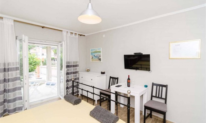 Okuklje Apartment | 22 m² Studio flat ∙ 1 bedroom ∙ 2 guests