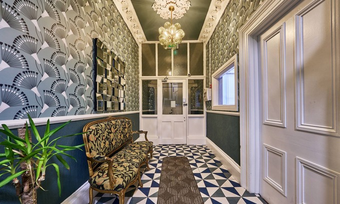 Londonderry House | 22 The Square