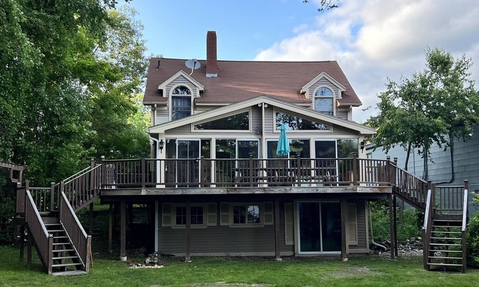 Holderness House | 220 feet of shoreline on Little Squam Lake - 4 Season Lakefront Property