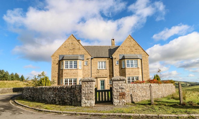 Lanehead Cottage | 220 m² Cottage ∙ 9 bedrooms ∙ 18 guests