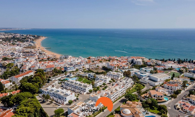 Albufeira Ski Chalet | #220 Windmill Hill by Home Holidays