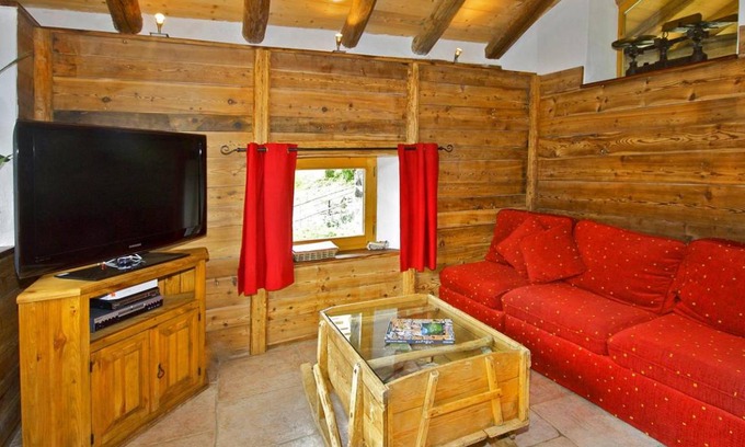 Peisey-Nancroix Ski Chalet | 230 m² Chalet ∙ 7 bedrooms ∙ 15 guests