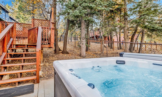 Upper Moonridge Cabin | 2345-alameda Landing 3 Bedroom Chalet by RedAwning
