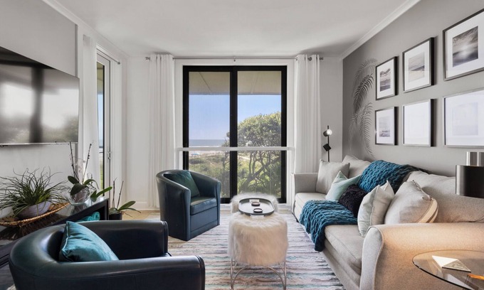 West Beach Condo | 2369 Shipwatch Villa: Beautifully Renovated Oceanfront Villa, $150 Bike Credit