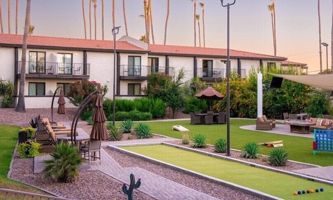 Scottsdale Gardens Apartment | 239-One Bedroom, Pool, Hot Tub, Putting Green