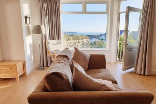Trearddur Bay House | 24 CLIFF APARTMENT-3 BED-GROUND FLOOR-SEA VIEWS