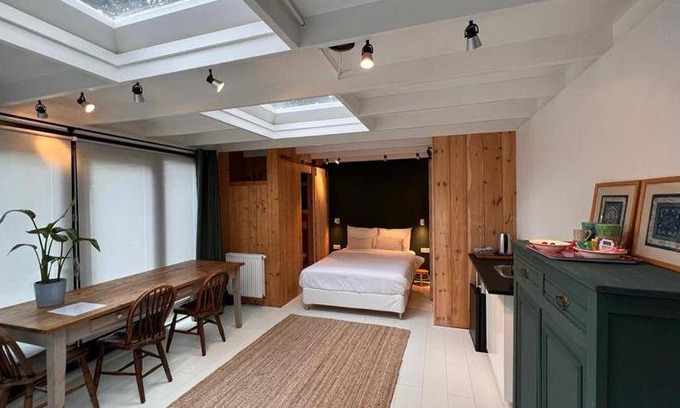 Vught Bed & Breakfast | 24 m² Bed and breakfast ∙ 2 guests