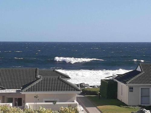 Westcliff Apartment | 24 Whale Rock Estate