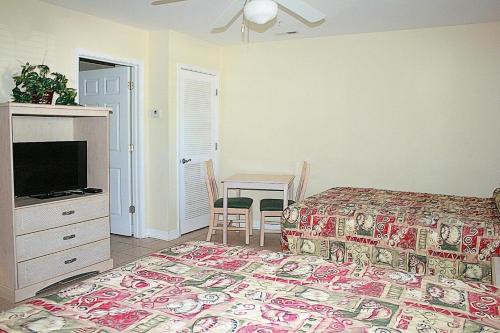 Calabash Apartment | 2402L home