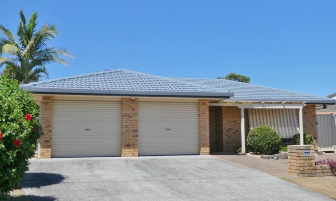 Yamba House | 25 Admiralty Court, Yamba