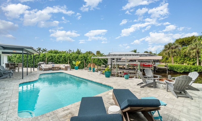 Iona Villa | 25% Fall Discount! Sailboat access. Under Fire Pit and Heated Pool