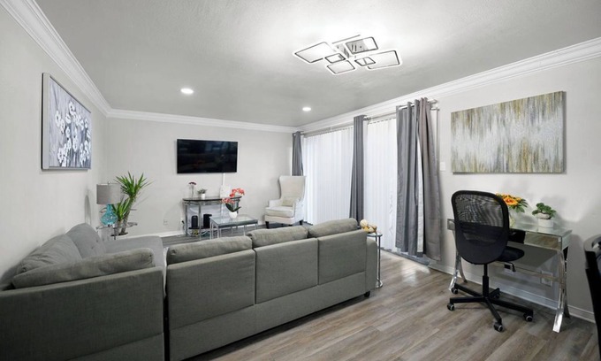 North Arlington Condo | 25% OFF-3BD/2.5BA-Condo-Six Flags-G.Prairie-GP32A