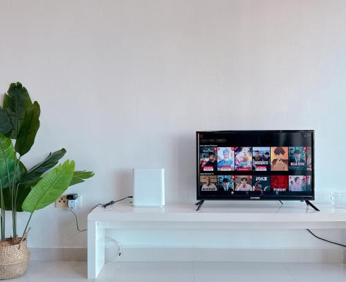 Taman Mount Austin Apartment | 25 -Stylish Black Modern Retreat at Mount Austin,JB
