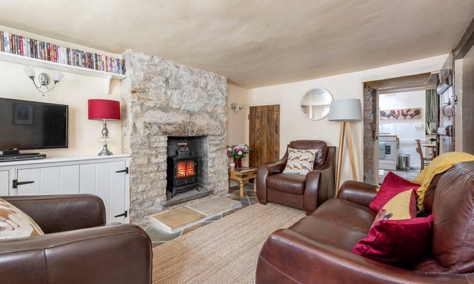 Tetbury Cottage | 250 year old cottage in Central Tetbury