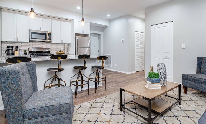 Wrightwood Neighbors Apartment | 2501 Suite #2: 4 Queen Beds - Sleeps 9