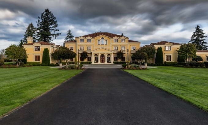 Dundee Villa | 26,000 sqft Villa on 46 acres in the heart of Oregon Wine Country